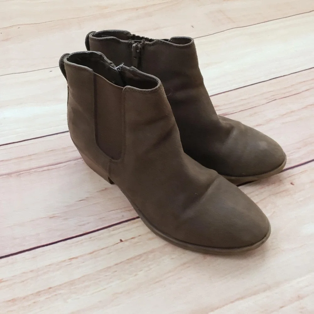MIA Boots‎ Womens Size 6M Brown Ankle Booties Side Zip Casual Textured Heel